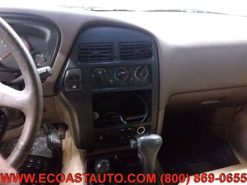 Used 1998 Nissan Pathfinder SE image 12