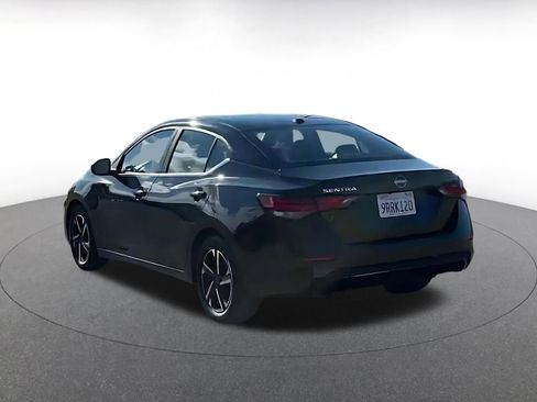 Used 2025 Nissan Sentra SV image 10