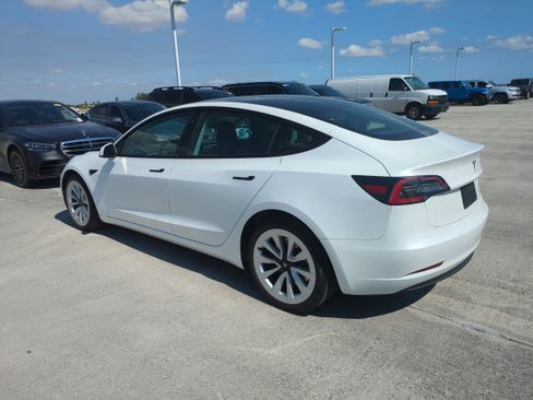 Used 2023 Tesla Model 3 Standard Range image 7