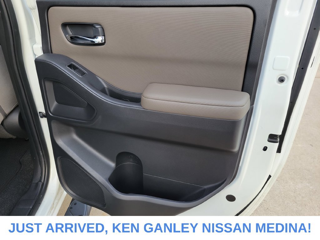 Certified 2022 Nissan Frontier SV w/ Technology Package AWD/4WD image 19
