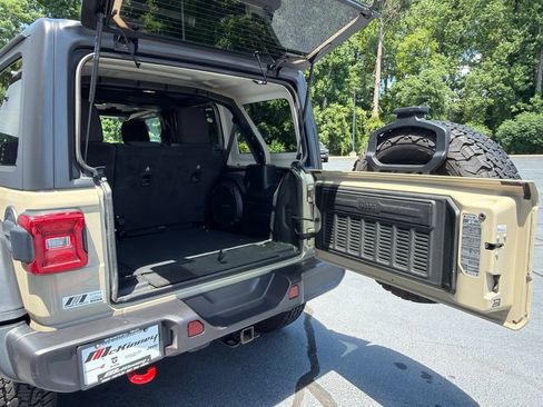 Used 2022 Jeep Wrangler Unlimited Rubicon w/ Dual Top Group AWD/4WD image 21