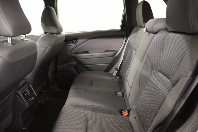 Certified 2025 Subaru Forester Premium AWD/4WD image 35