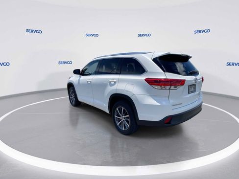 Used 2017 Toyota Highlander XLE FWD image 6