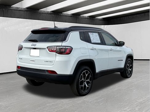 Used 2025 Jeep Compass Limited AWD/4WD image 4