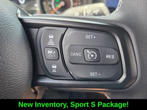 Certified 2025 Jeep Wrangler Sport AWD/4WD image 28
