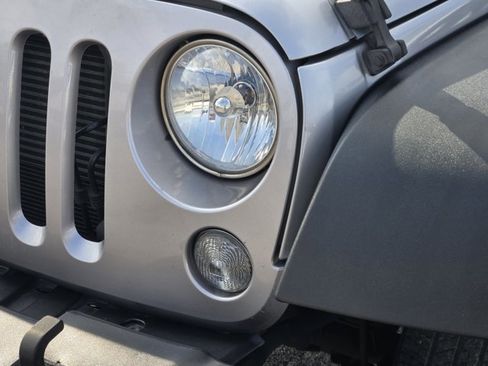 Used 2018 Jeep Wrangler Unlimited Sport w/ Connectivity Group image 9