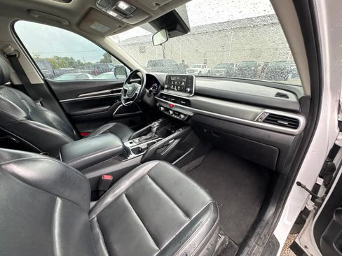 Used 2021 Kia Telluride S FWD image 35