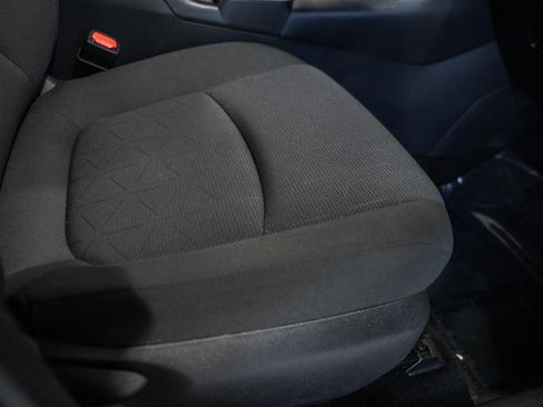 Used 2025 Toyota RAV4 XLE AWD/4WD image 33
