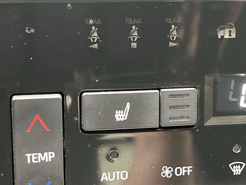 Used 2020 Toyota Avalon XLE w/ Carpet Mat Package FWD image 21