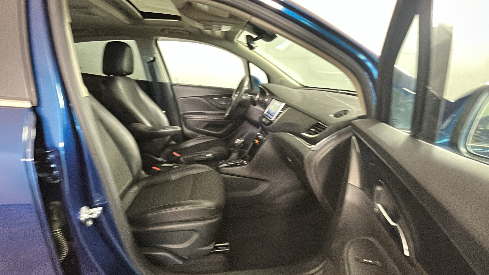 Used 2019 Buick Encore Sport Touring FWD image 35