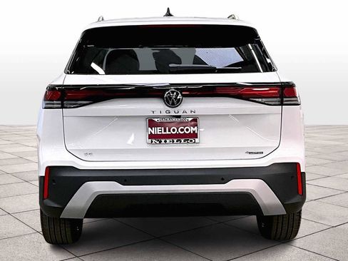 New 2026 Volkswagen Tiguan SE image 6