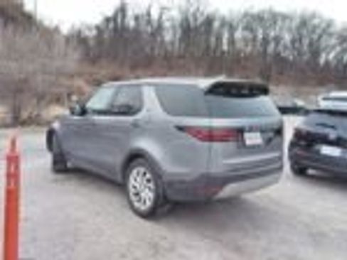 Used 2024 Land Rover Discovery S image 4