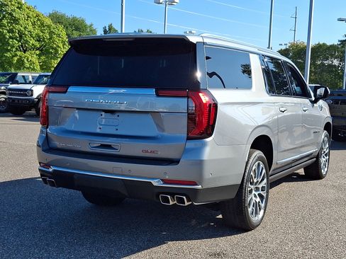 Used 2026 GMC Yukon XL Denali w/ Sun & Power Step Package AWD/4WD image 10