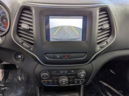 Certified 2020 Jeep Cherokee Latitude Plus image 24