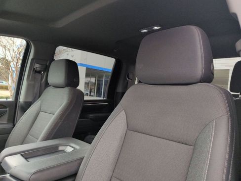 Used 2025 Chevrolet Silverado 2500 LT w/ Convenience Package image 15