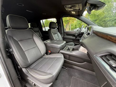 Used 2023 Chevrolet Suburban Premier RWD image 40