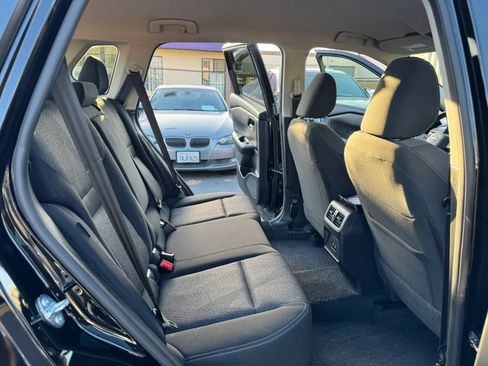 Used 2025 Nissan Rogue SV FWD image 14