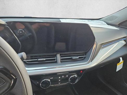 New 2026 Chevrolet Trax LT w/ Sunroof Package image 14