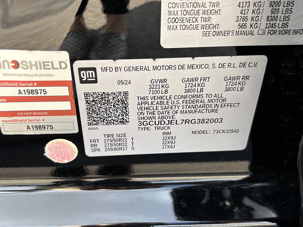 Used 2024 Chevrolet Silverado 1500 High Country w/ High Country Premium Package AWD/4WD image 16