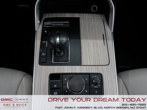 Used 2024 MAZDA CX-90 Plug-In Hybrid w/ Preferred image 27