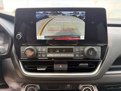Used 2025 Toyota Grand Highlander AWD image 16