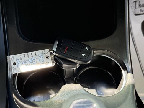 Used 2017 Dodge Journey SE image 13