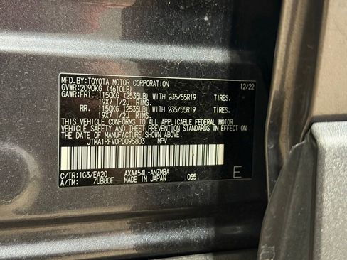 Certified 2023 Toyota RAV4 XLE Premium AWD/4WD image 32