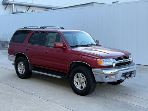 Used 2001 Toyota 4Runner SR5 AWD/4WD image 10