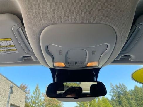 Used 2018 Jeep Renegade Latitude w/ Advanced Technology Group FWD image 20
