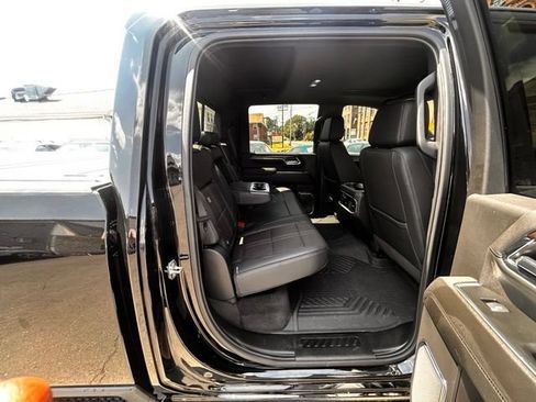 Used 2024 Chevrolet Silverado 2500 High Country w/ Midnight Edition AWD/4WD image 17