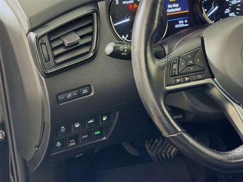 Used 2019 Nissan Rogue SV w/ Premium Package AWD/4WD image 16