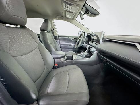 Used 2024 Toyota RAV4 XLE image 29