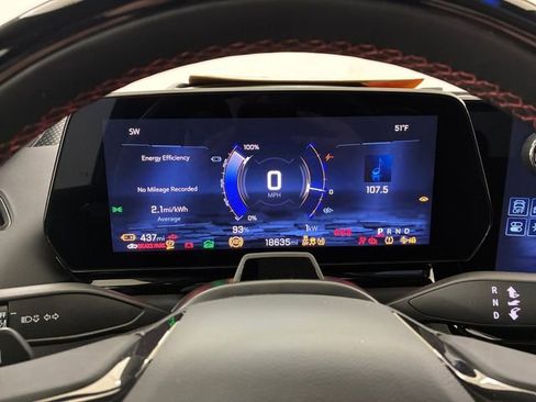 Certified 2025 Chevrolet Silverado EV RST AWD/4WD image 25