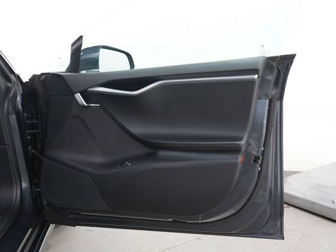 Used 2016 Tesla Model S 70D AWD/4WD image 9