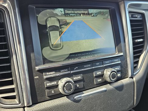 Used 2016 Porsche Macan Turbo w/ Premium Package Plus image 40