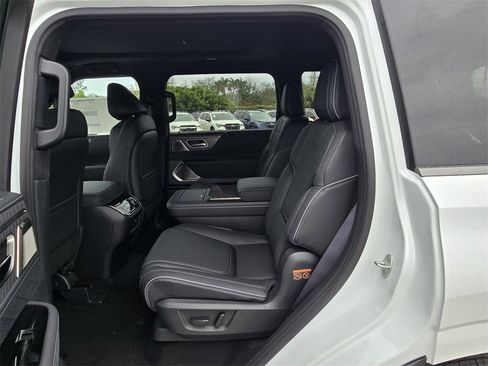 Used 2026 INFINITI QX80 Autograph w/ Premium Cargo Package image 14