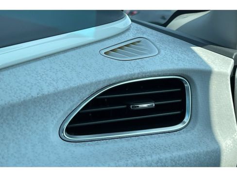 Used 2017 Chevrolet Bolt Premier w/ Driver Confidence II Package FWD image 29