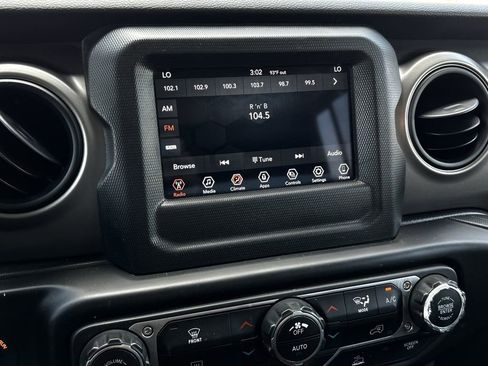 Used 2021 Jeep Wrangler Unlimited Sport AWD/4WD image 17
