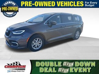 Used 2023 Chrysler Pacifica Touring-L video 1