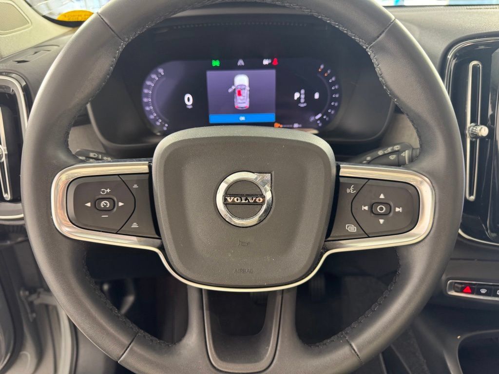 Certified 2024 Volvo XC40 B5 Plus w/ Protection Package Premier AWD/4WD image 28