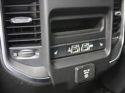 Used 2019 RAM 1500 Laramie AWD/4WD image 17