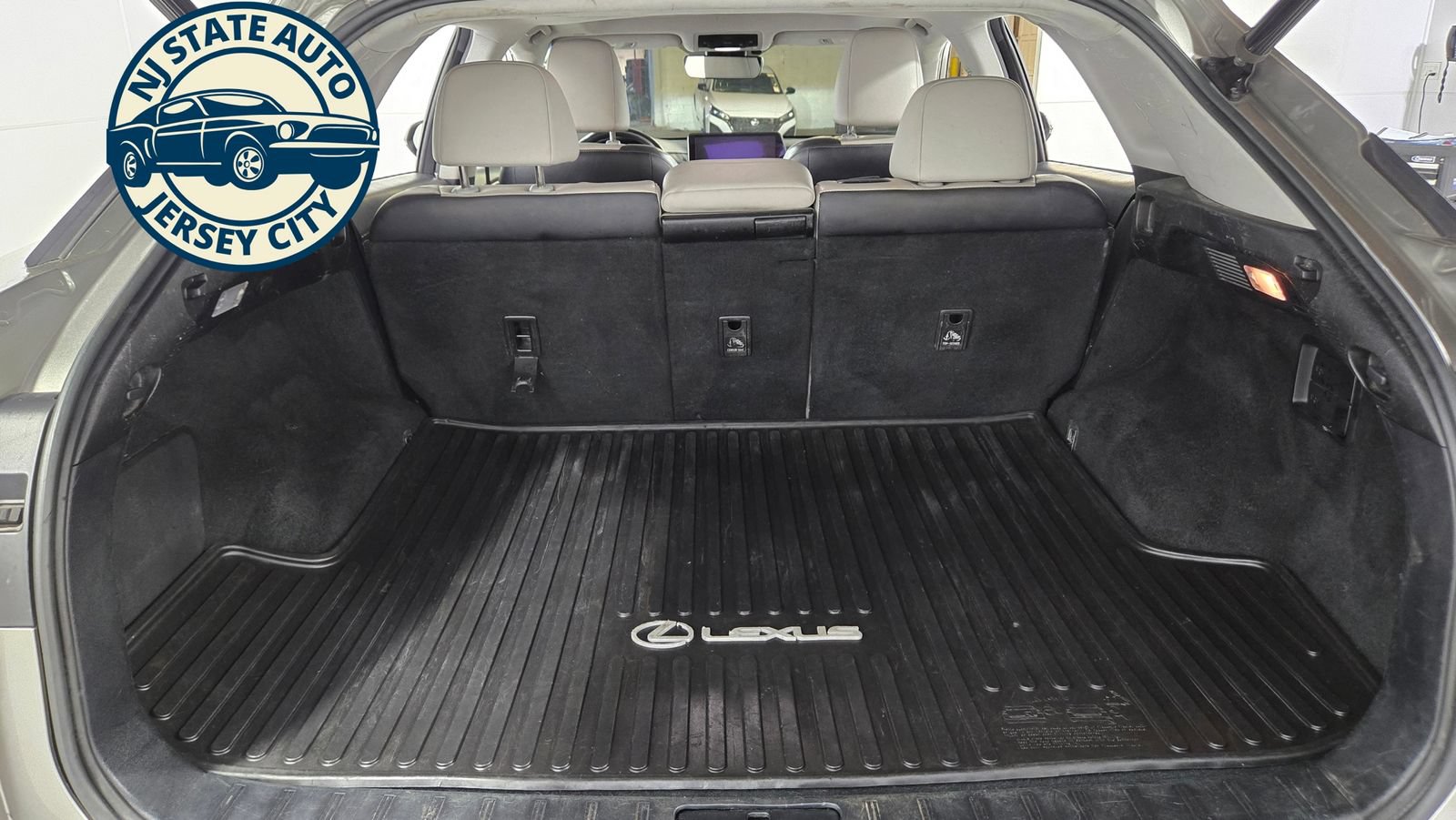 Used 2019 Lexus RX 350 AWD w/ Navigation Package image 34