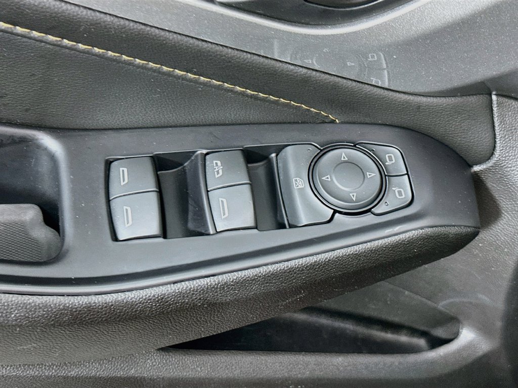 Used 2021 Chevrolet Traverse LT FWD image 24