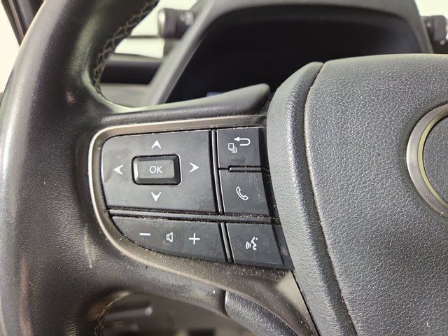 Used 2022 Lexus UX 200 w/ Accessory Package (Z2) FWD image 22
