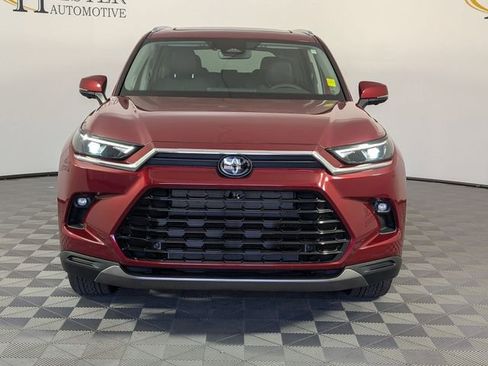 Used 2025 Toyota Grand Highlander FWD image 3