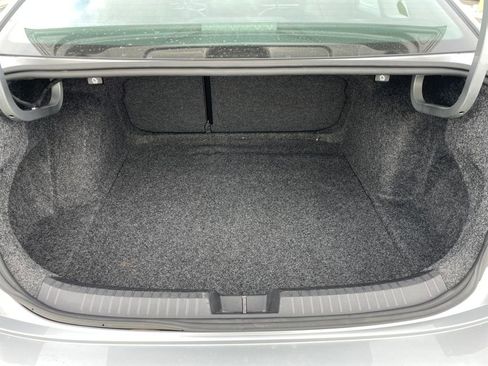Used 2024 Volkswagen Jetta SE FWD image 36