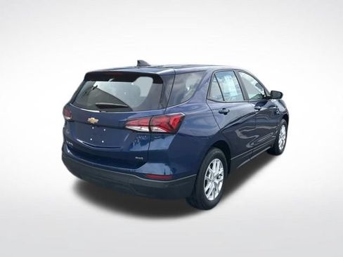 Used 2022 Chevrolet Equinox LS w/ Driver Confidence II Package AWD/4WD image 16