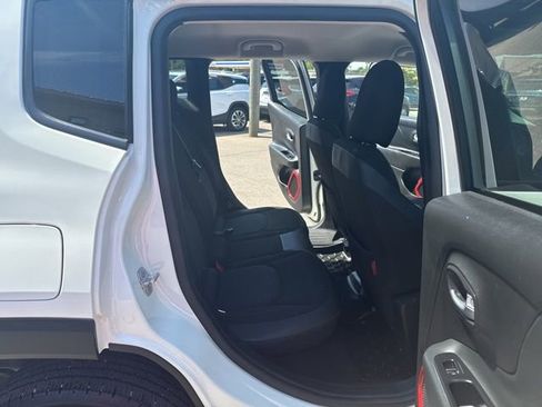 Used 2015 Jeep Renegade Trailhawk AWD/4WD image 12