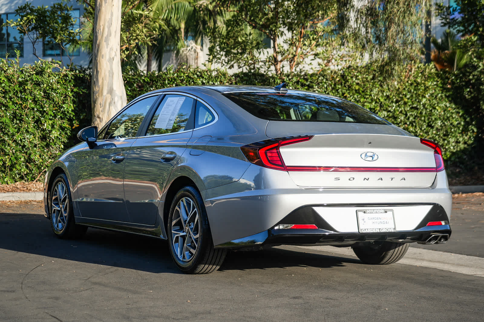 Used 2023 Hyundai Sonata SEL w/ Preferred Accessory Package FWD image 7