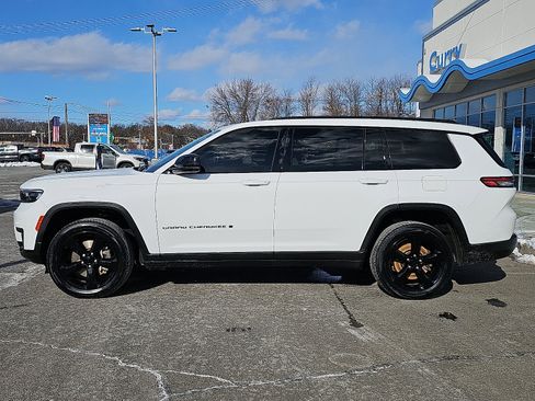 Used 2022 Jeep Grand Cherokee L Laredo image 7